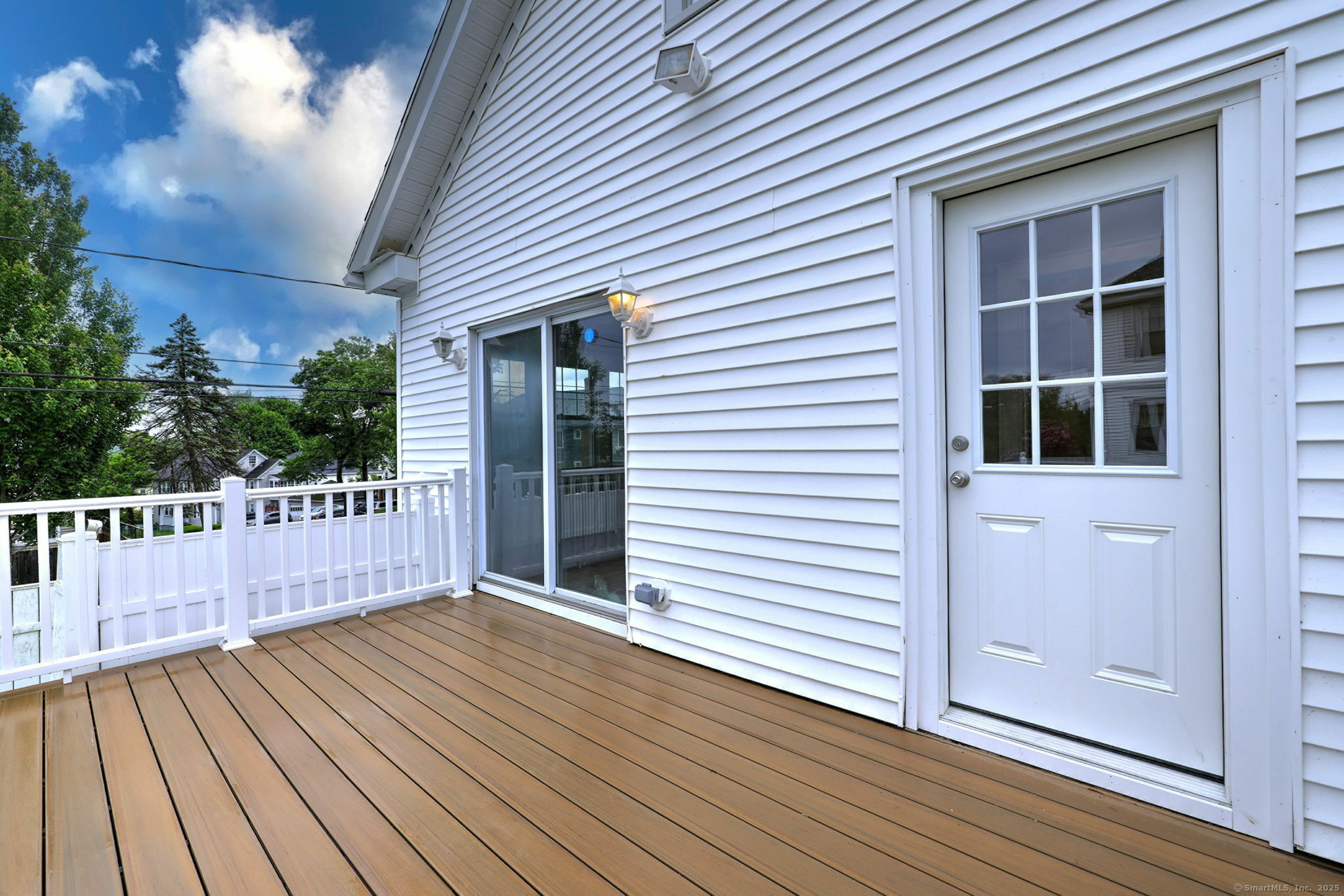 Property Photo: 201 Grandview Terrace CT 06114