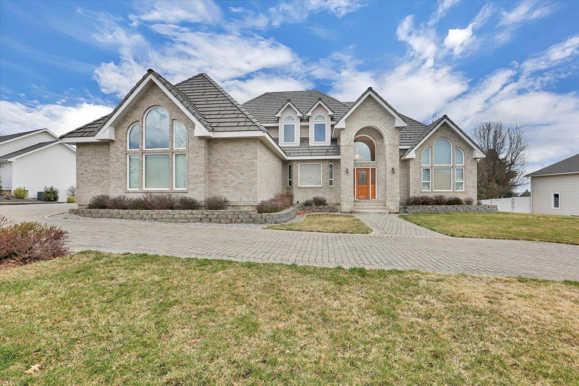 Property Photo: 2318 S Steen Rd WA 99037