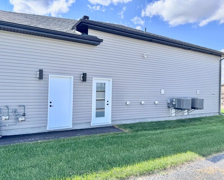 Photo de la propriété: 89 Helen Street B ON K0A 1R0