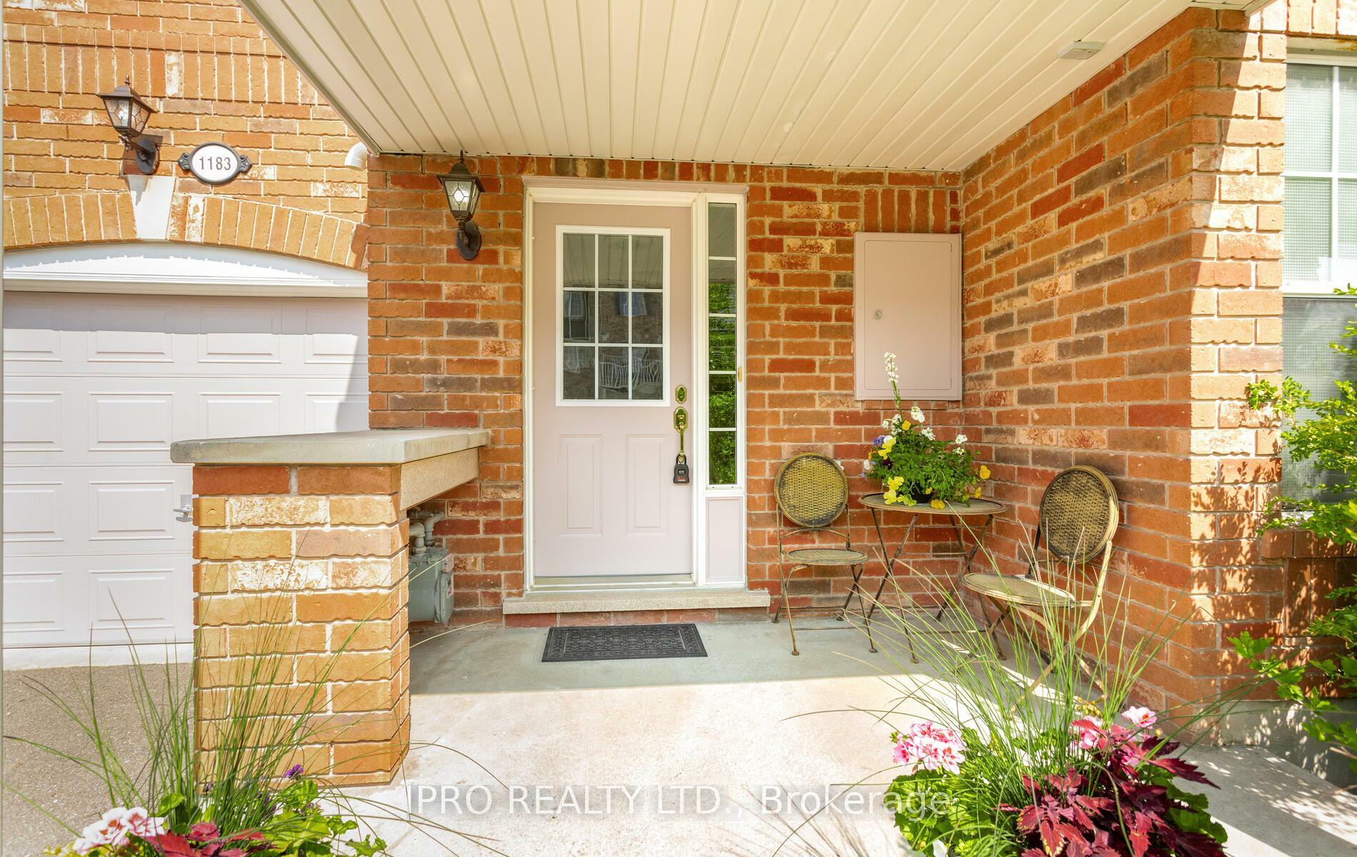 Photo de la propriété: 1183 Barnard Drive ON L9T 6R5