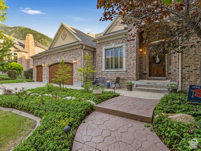 Property Photo: 2026 E Tivoli Hills Ct UT 84020