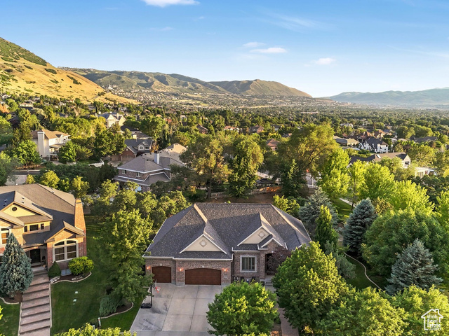 Property Photo: 2026 E Tivoli Hills Ct UT 84020