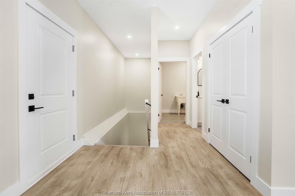 Photo de la propriété: 32 Duskridge Road ON N7L 0G7