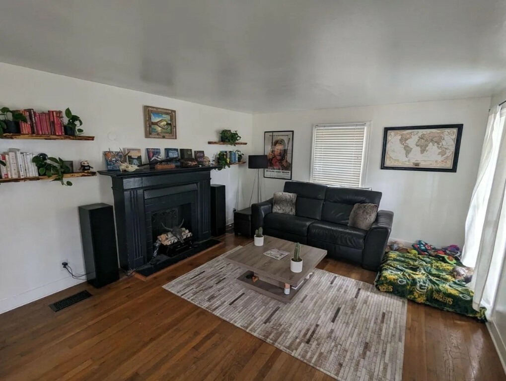 Property Photo: 2403 Jarratt Avenue A TX 78703