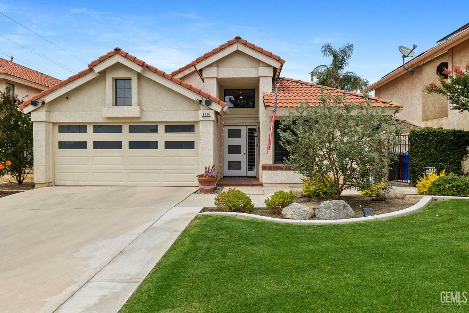 8220 Birmingham Street  Bakersfield CA 93311 photo