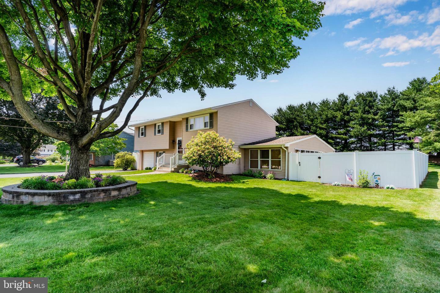 Property Photo: 6325 Forrest Drive PA 17050
