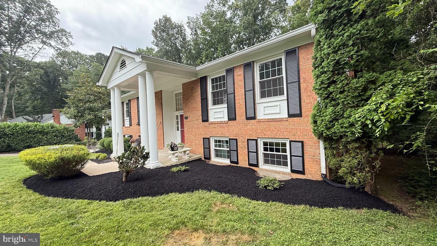 Property Photo: 12134 Stirrup Road VA 20191