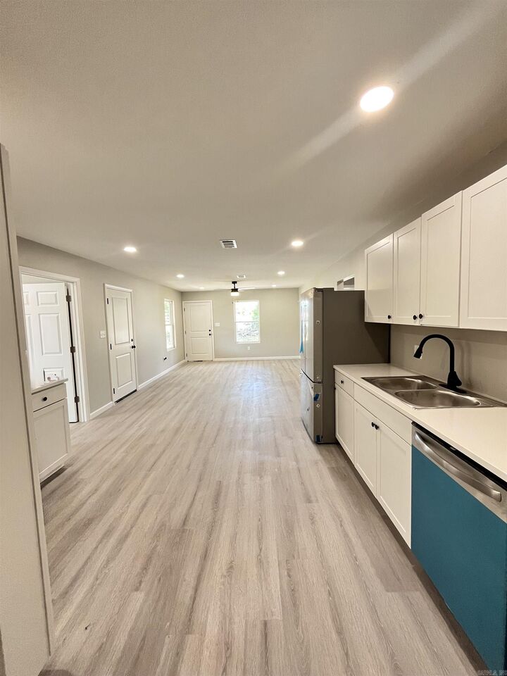 Property Photo:  511 Moore Street  AR 72104 