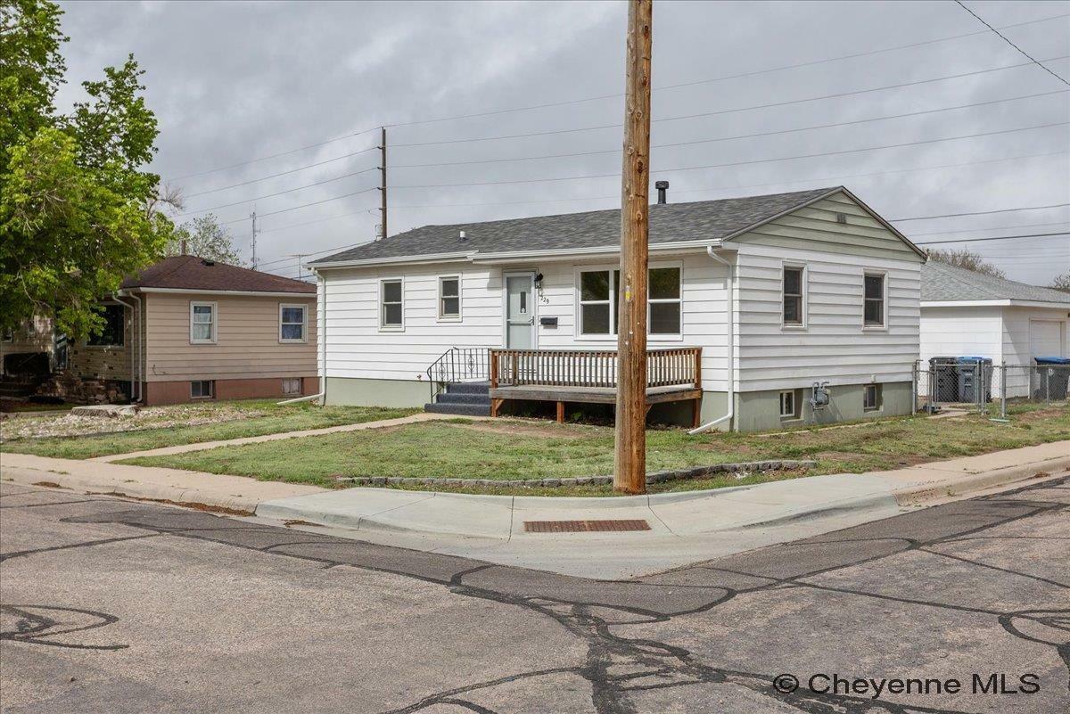 Property Photo: 229 McFarland Ave WY 82001