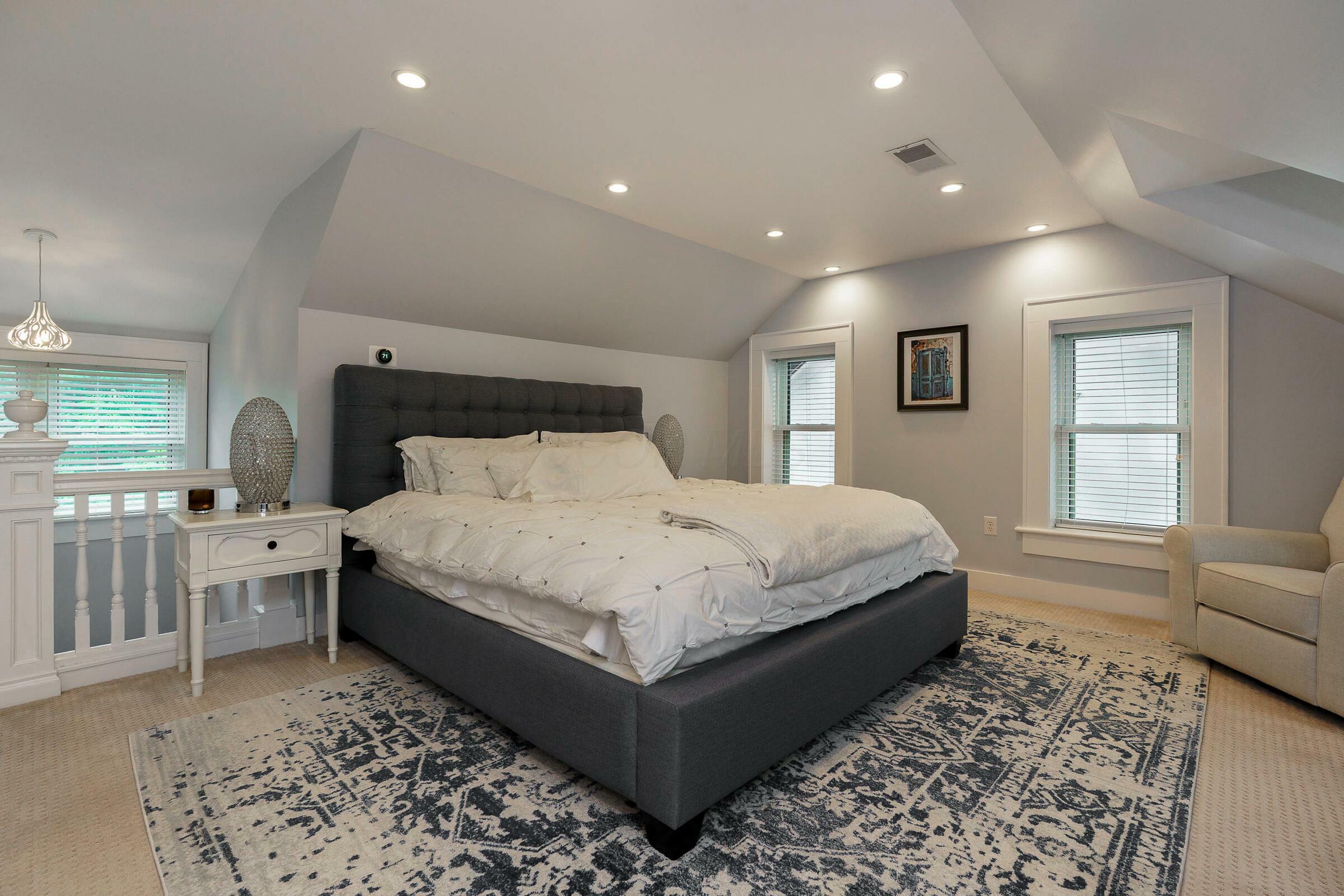 Property Photo: 1833 Franklin Avenue OH 43205
