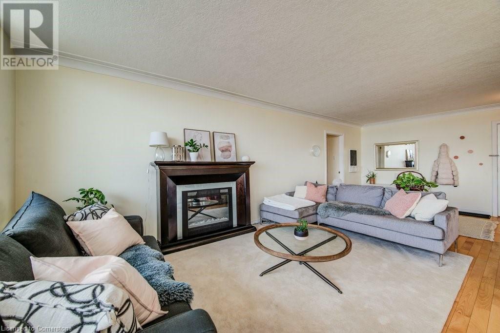 Property Photo: 65 Westmount Road North 910 ON N2L 5G6