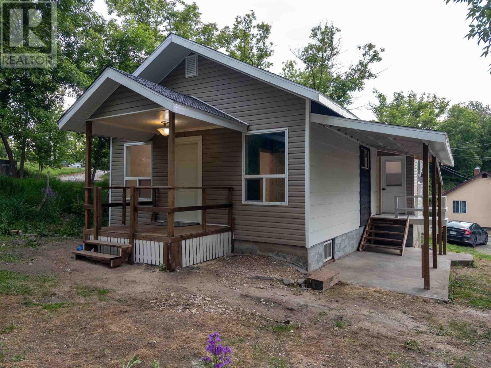 518 Sixth Avenue South  Kenora ON P9N 2C5 photo