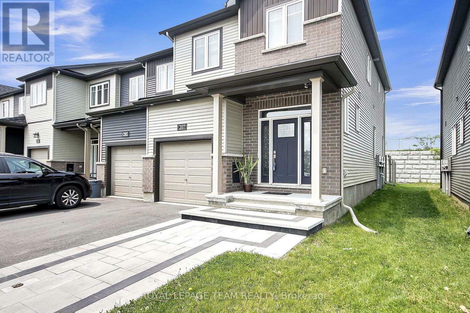 Property Photo: 207 Bending Way ON K2J 6P2