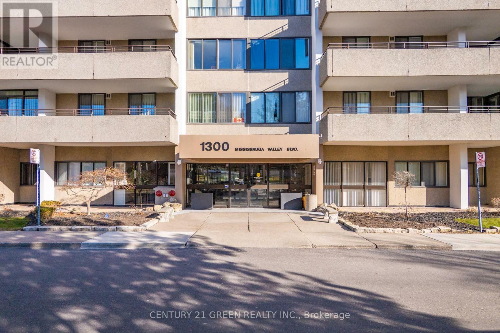 Property Photo: 1300 Mississauga Valley Boulevard 1011 ON L5A 3S8