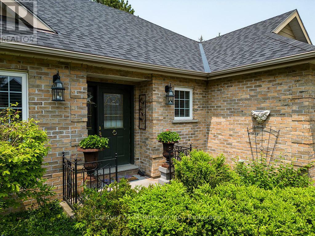 Property Photo: 14 Cobblestone Lane ON N0H 2P0