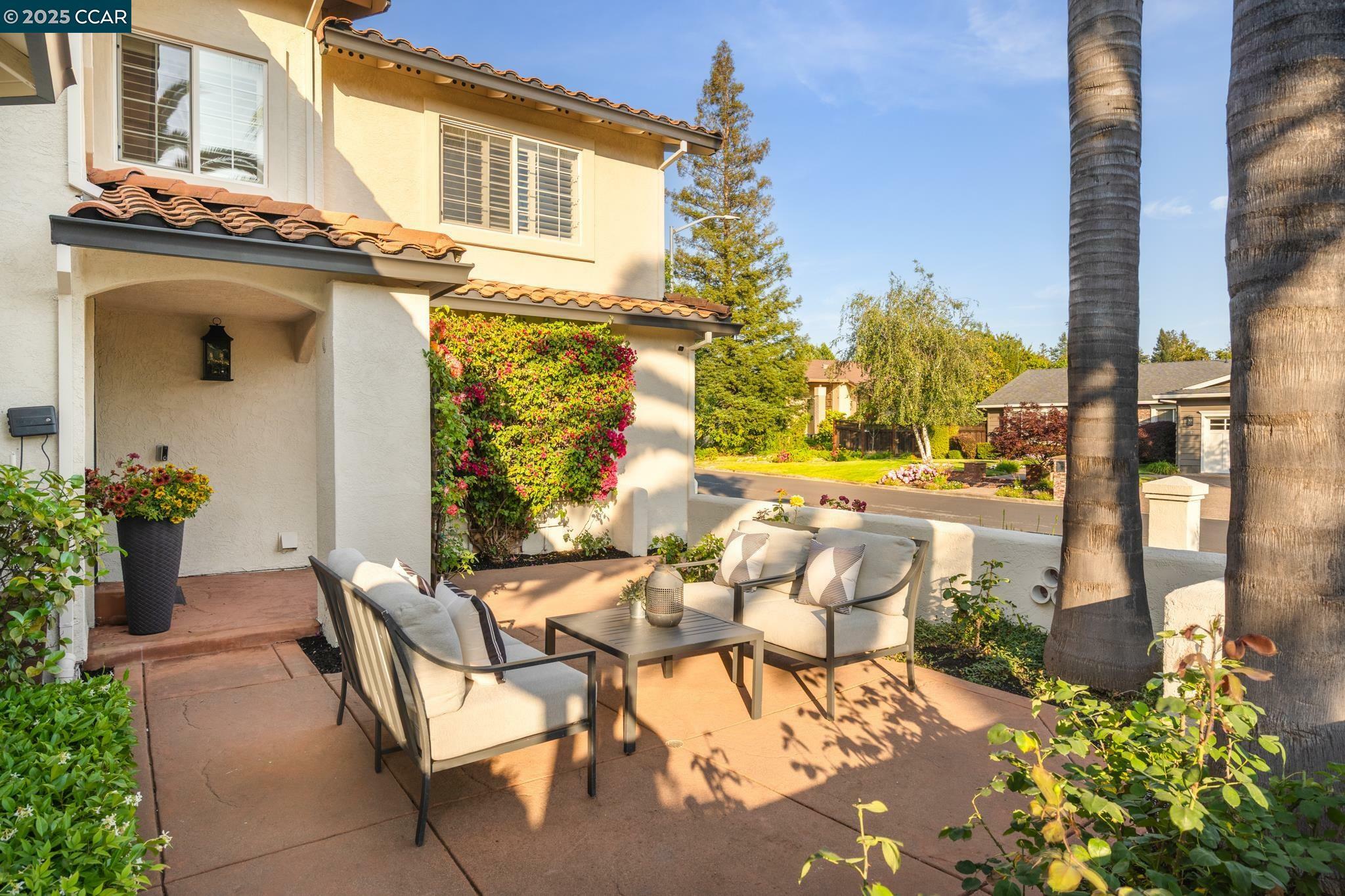 Property Photo: 46 Saint Mark Ct CA 94526