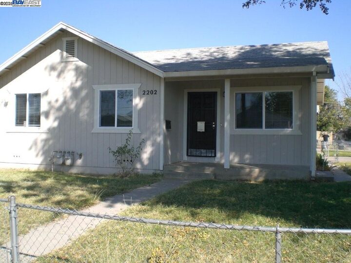 Property Photo: 2137 Whitcomb Way CA 95350