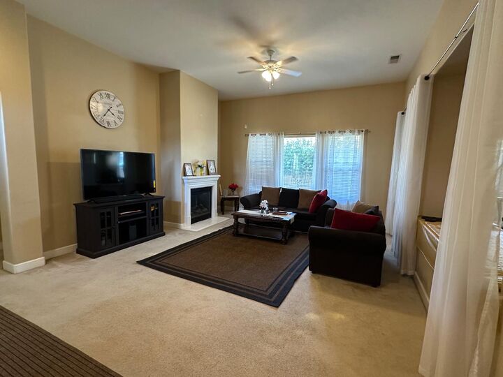 Property Photo: 5804 W Chennault Avenue CA 93722