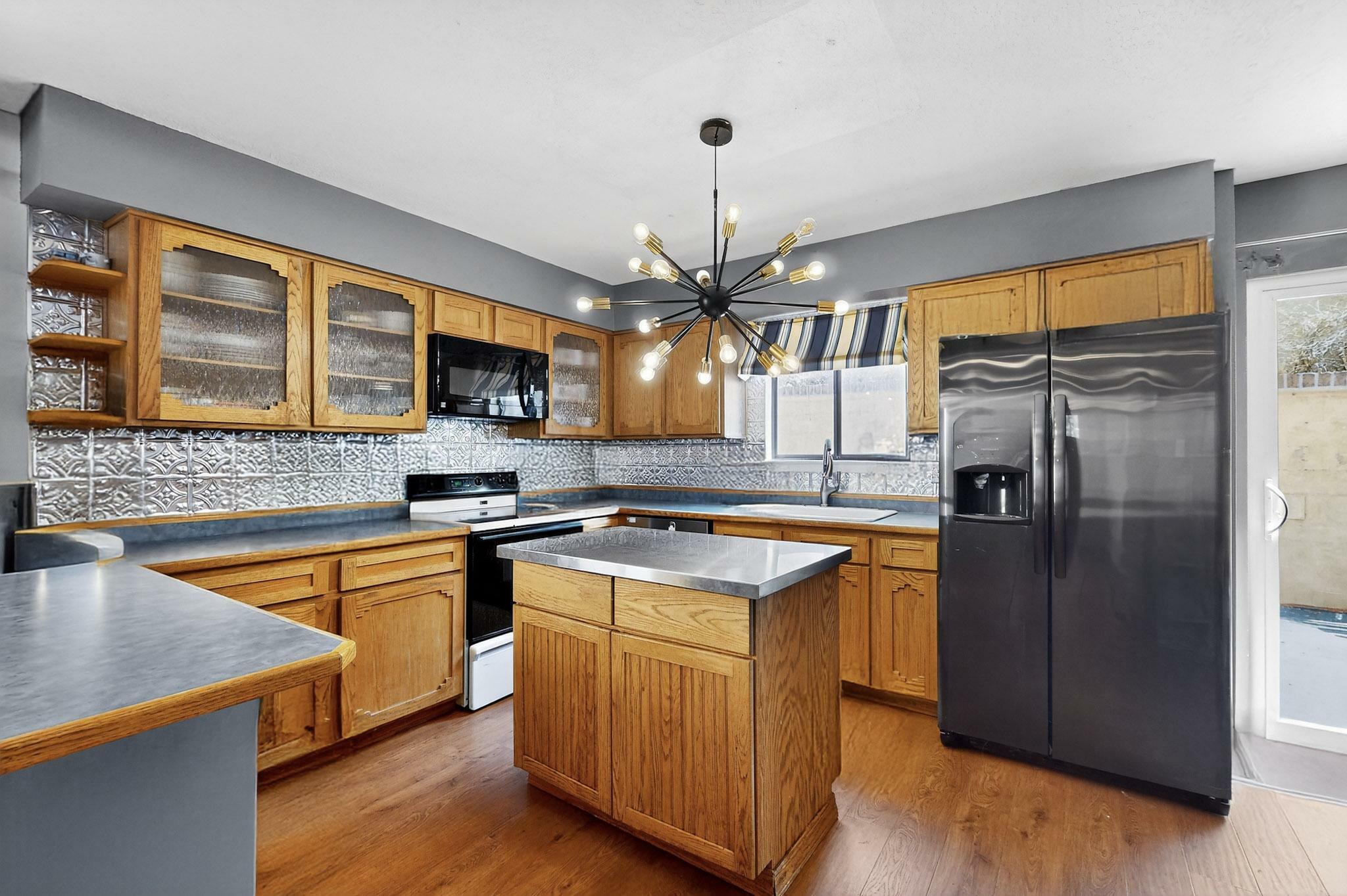 Property Photo: 9230 Osuna Place NE NM 87111