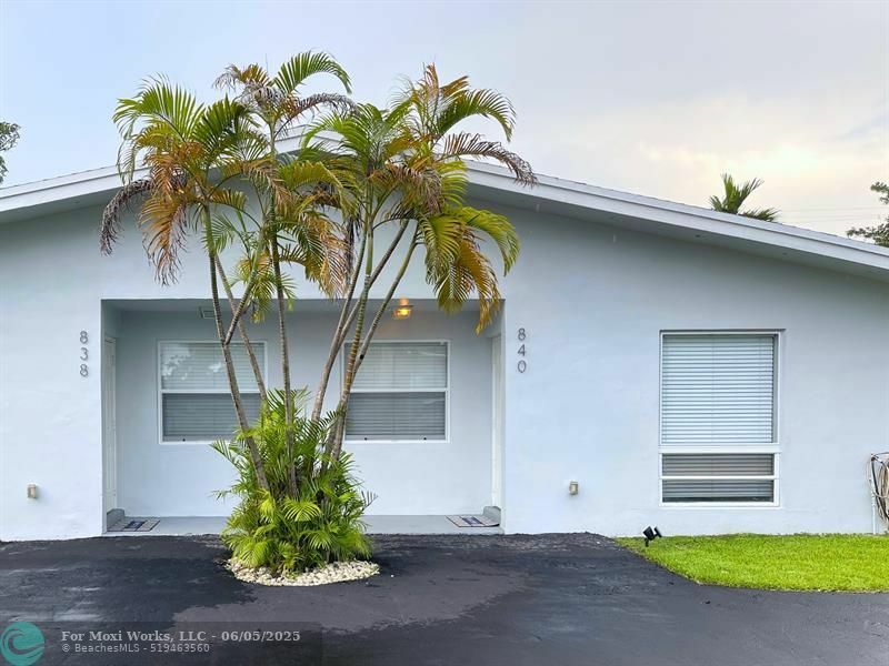 Property Photo: 838 SW 14th St FL 33315