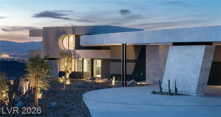 Property Photo: 4 Horseshoe Rock Court NV 89012