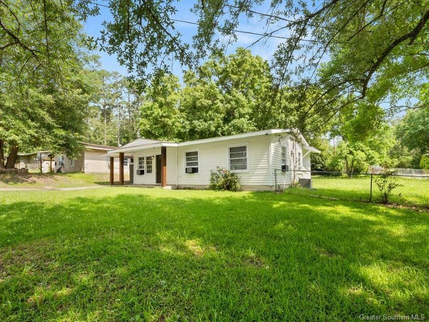 Property Photo: 1314 Oak Drive LA 71446