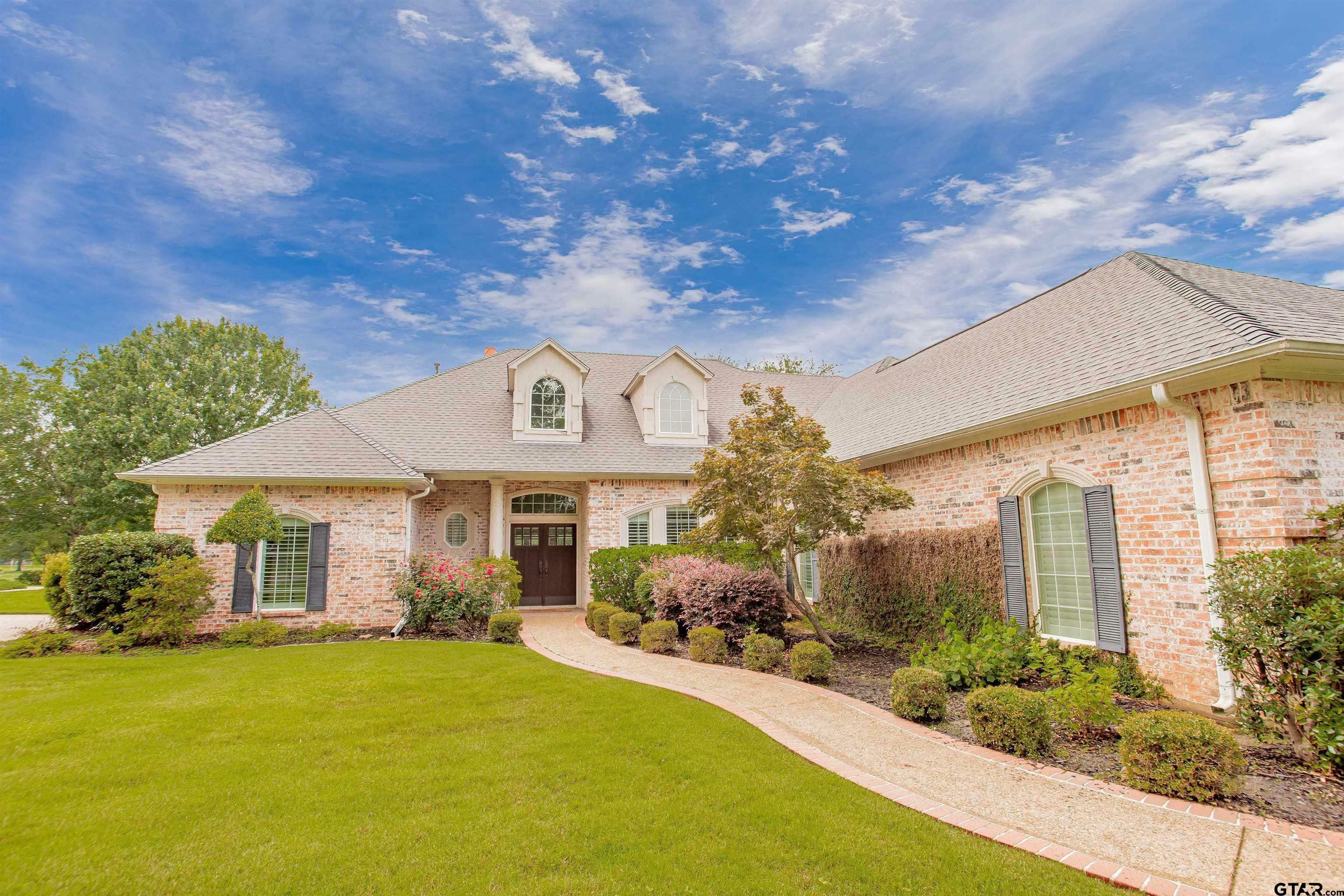 Property Photo: 210 Bayhills Dr TX 75771