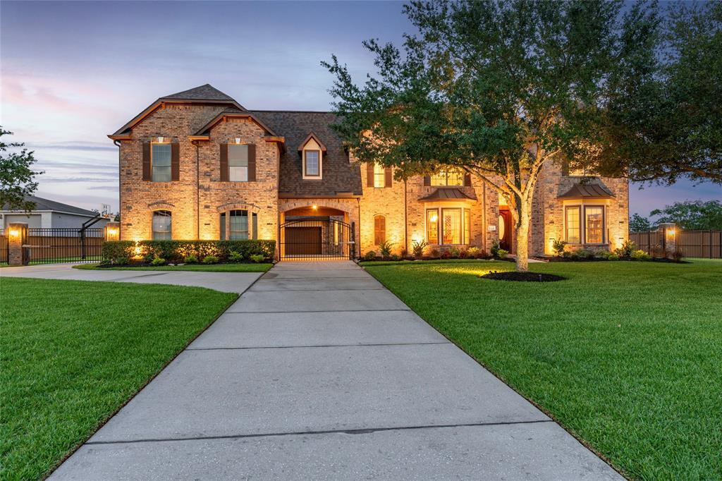 Property Photo: 1924 Frederick Lane TX 77573
