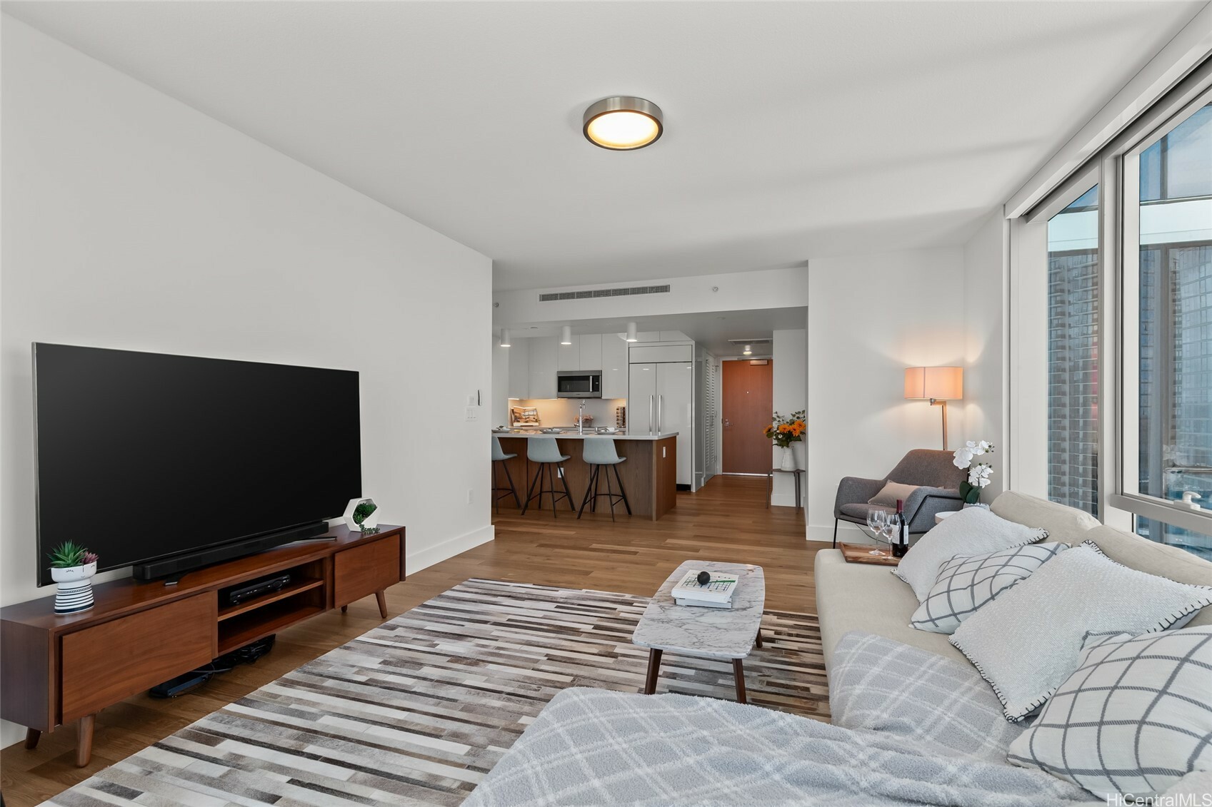 Property Photo: 629 Keeaumoku Street 2912 HI 96814