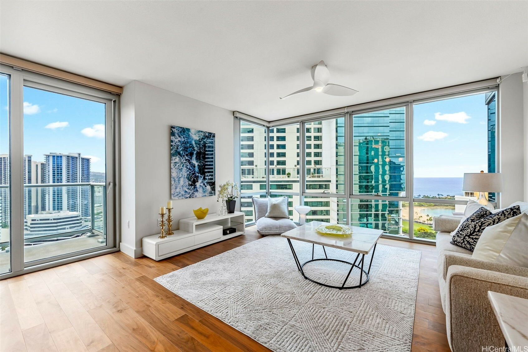 Property Photo: 1189 Waimanu Street 3305 HI 96814