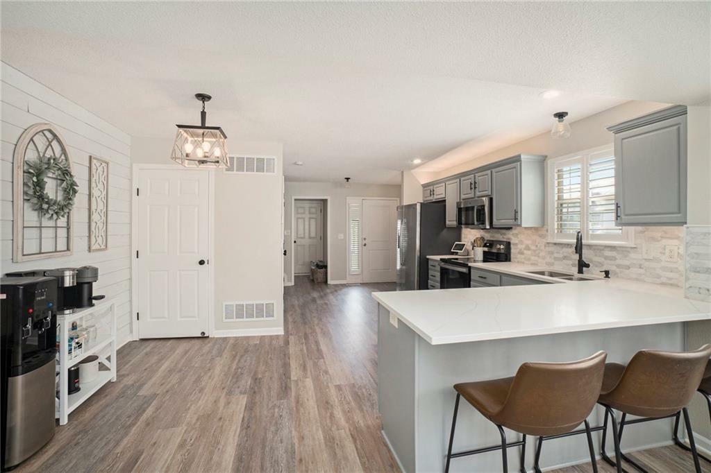 Property Photo:  19 NW 95th Place  MO 64155 