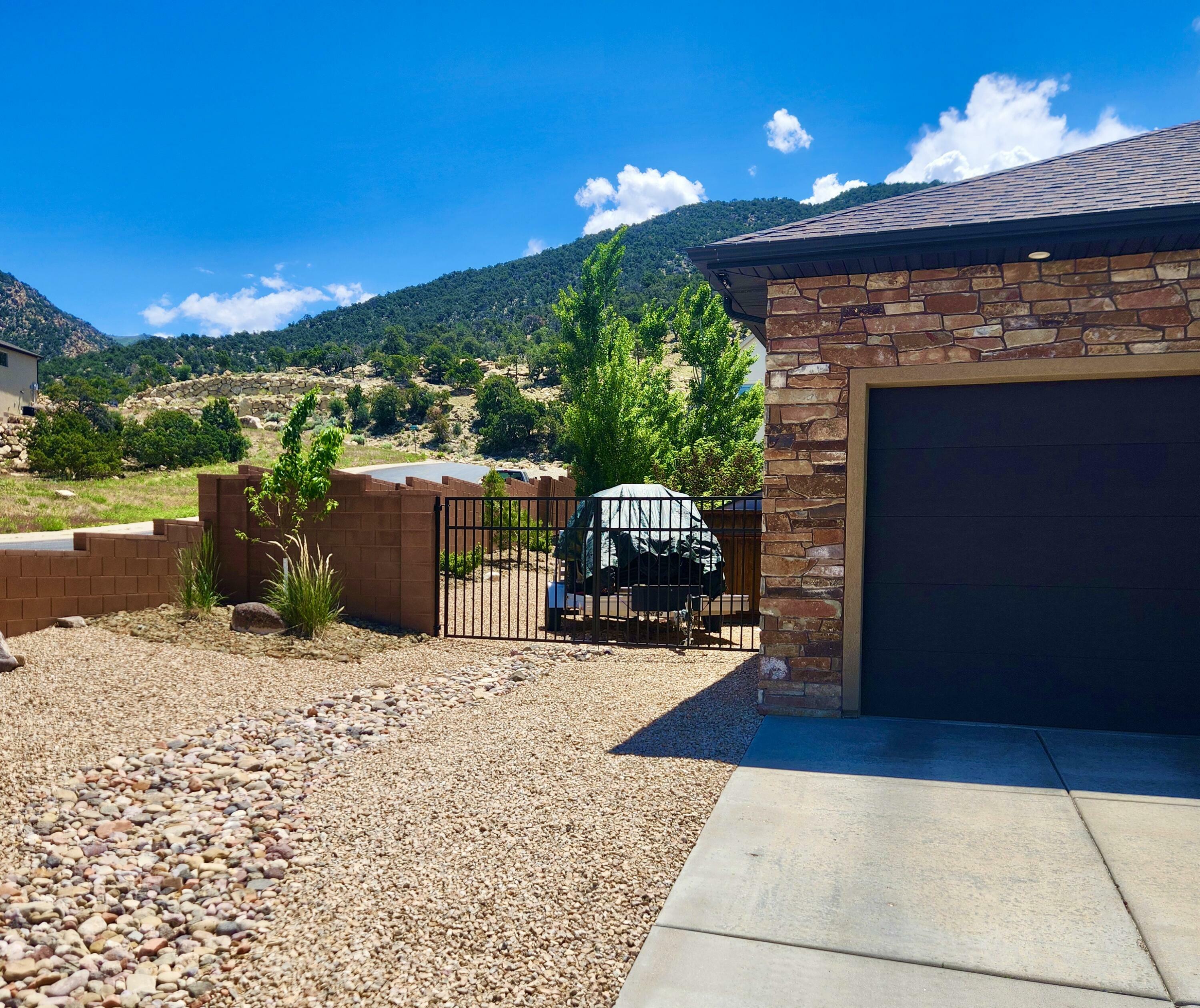 Property Photo: 1158 E Ashdown Forest Rd UT 84721