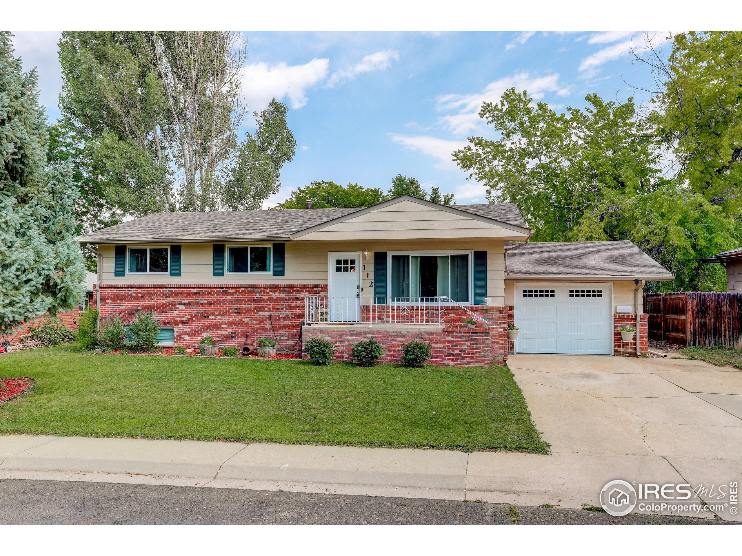 Property Photo: 112 Dawson Pl CO 80504