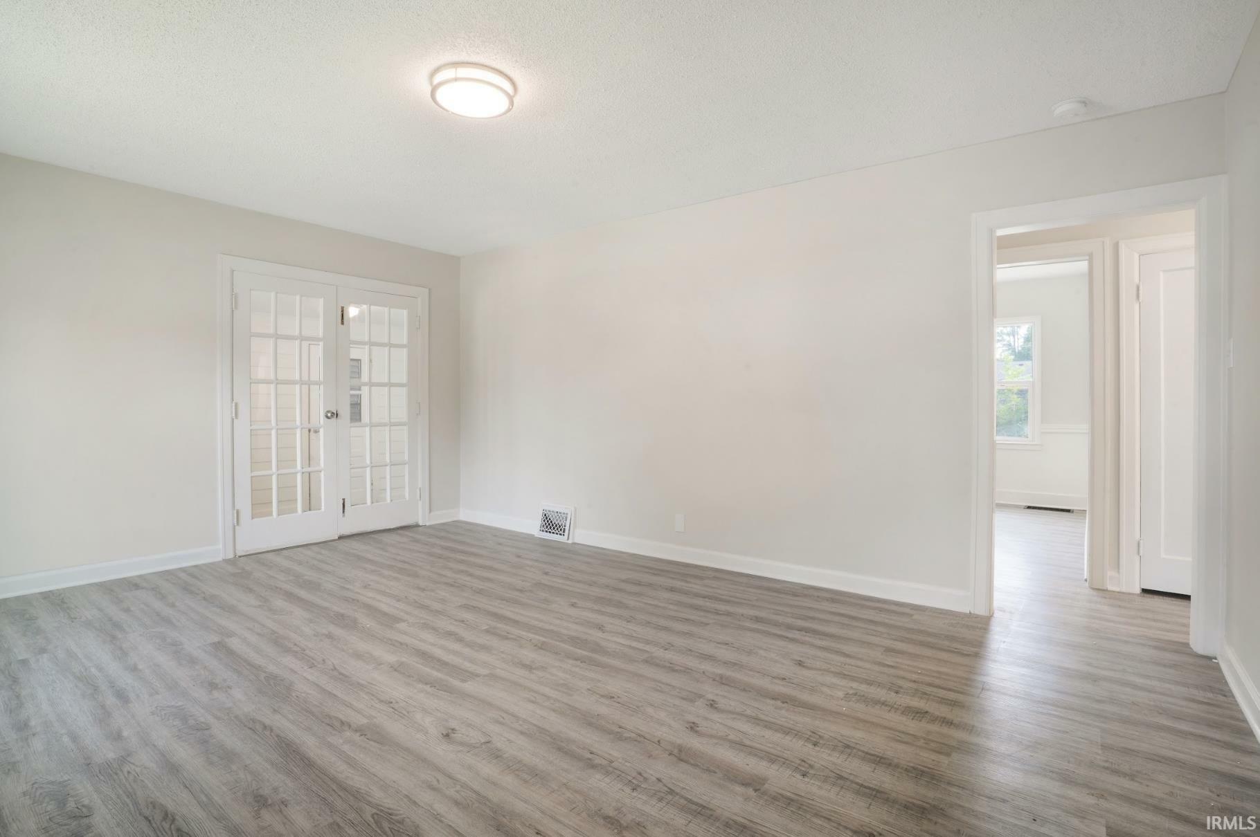 Property Photo: 1905 E Powell Avenue IN 47714