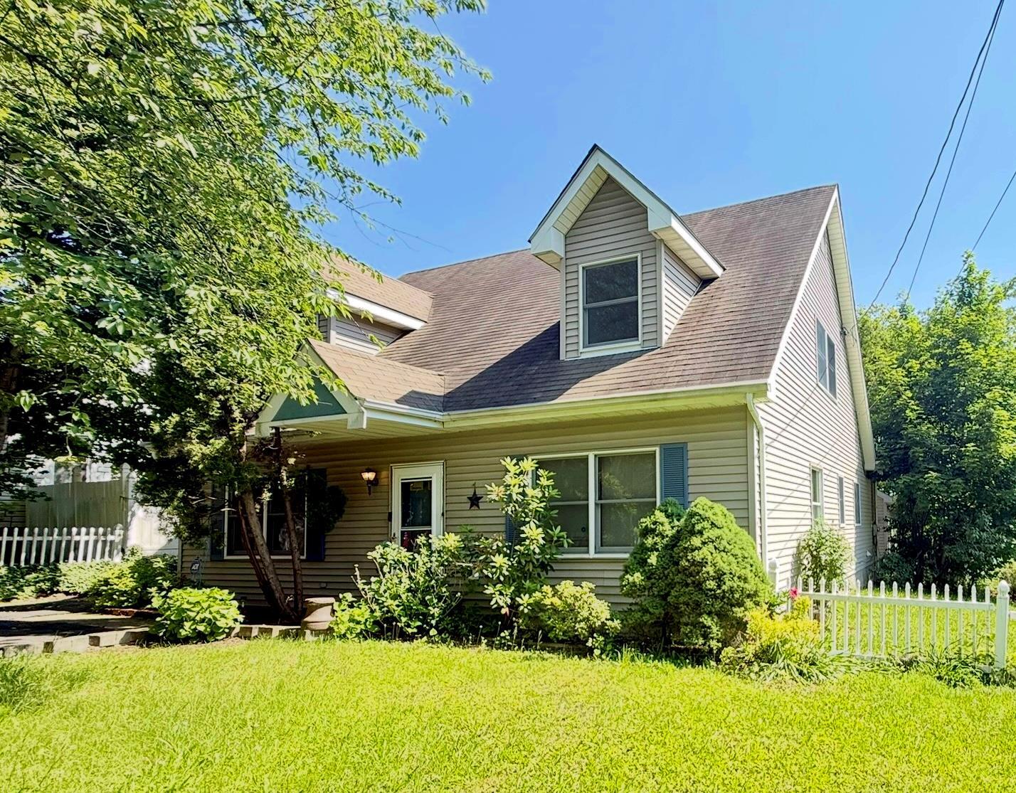 Property Photo:  281 Union Avenue  NY 12553 