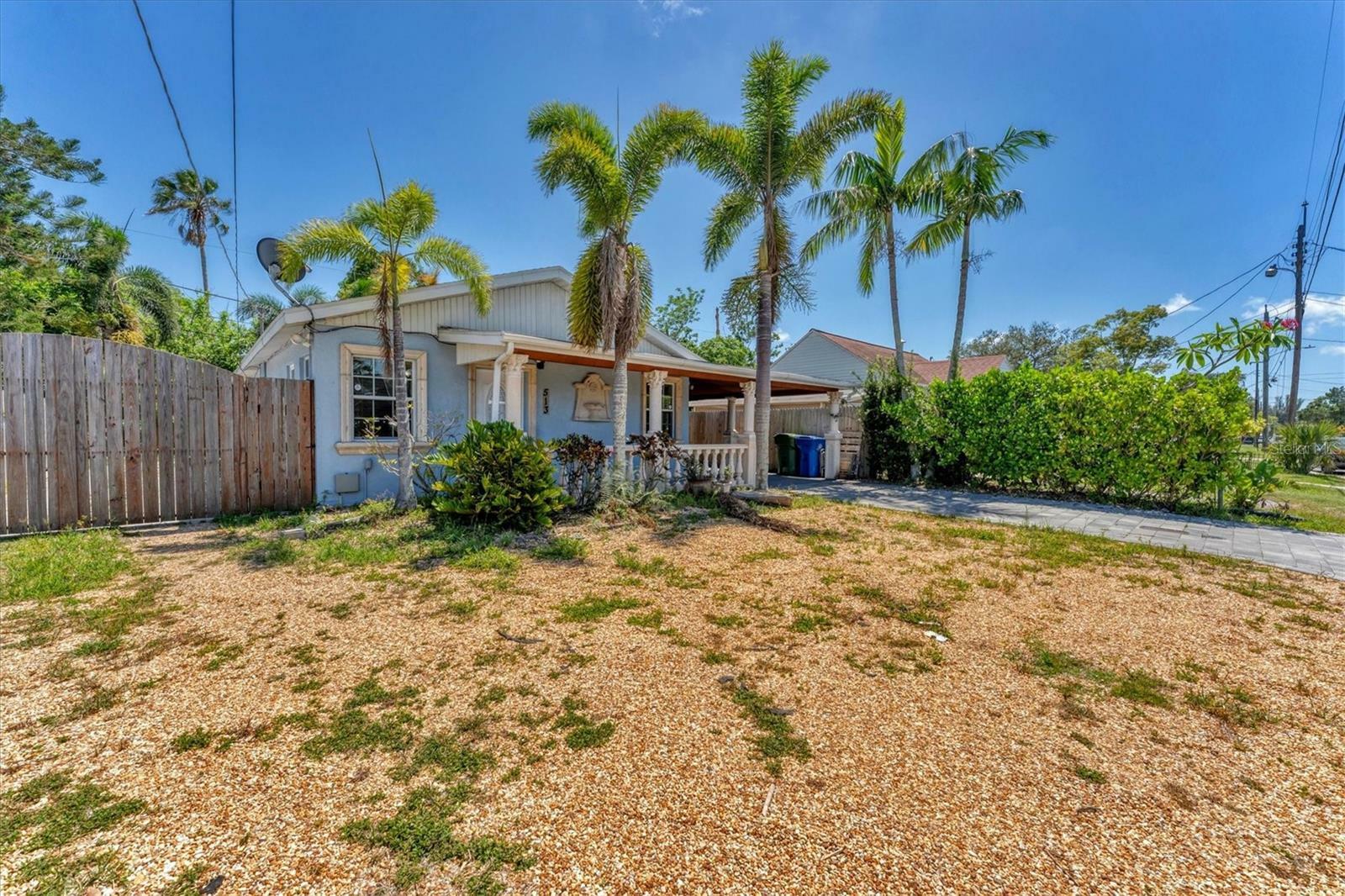Property Photo: 513 25th Avenue W FL 34205