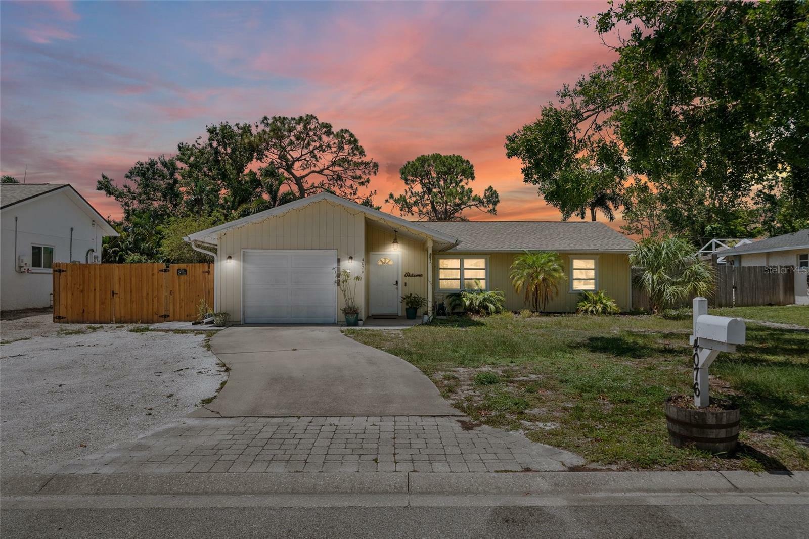4076 Vana Drive  Sarasota FL 34241 photo
