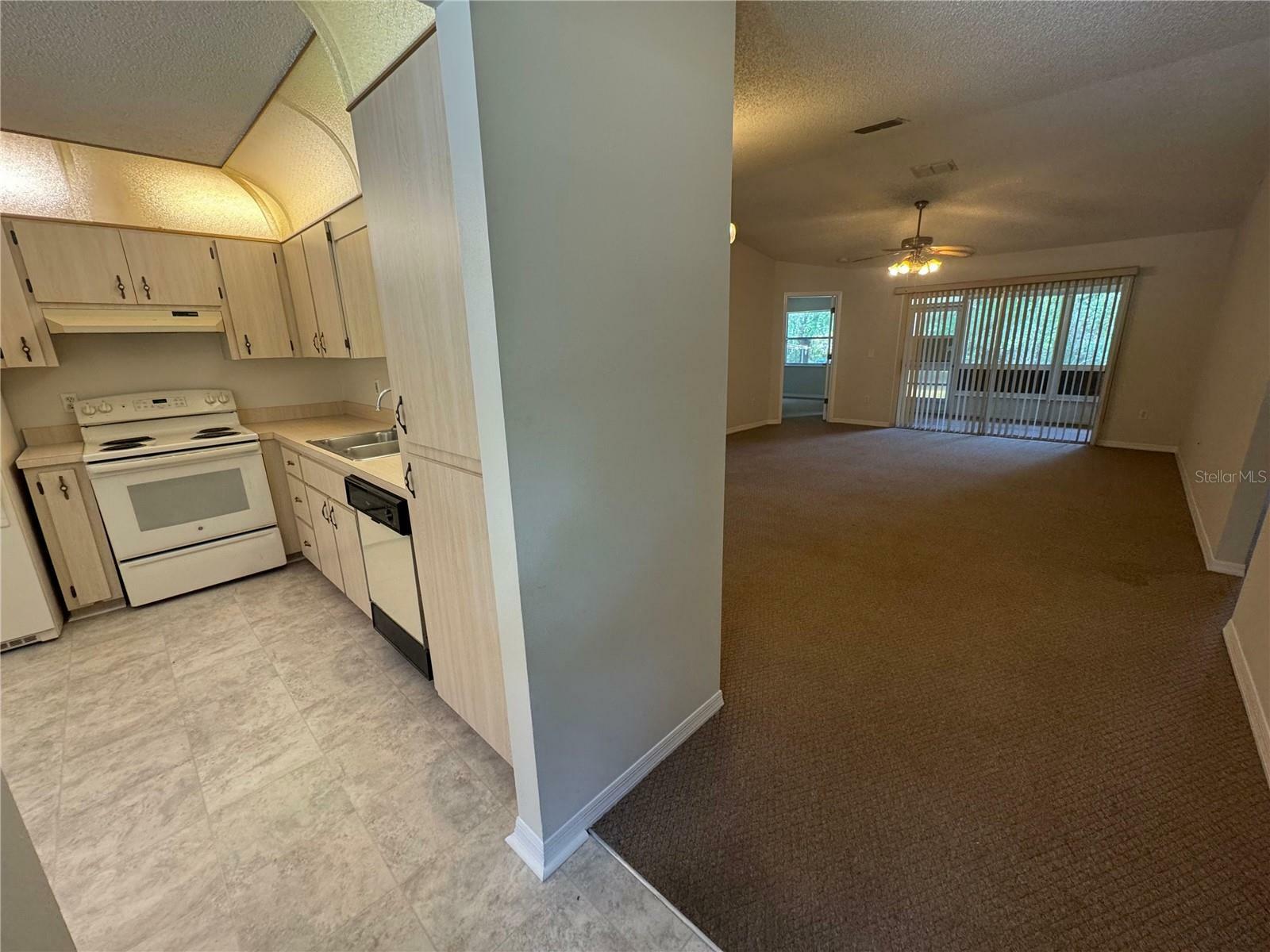Property Photo: 5087 SW 196th Avenue FL 34431