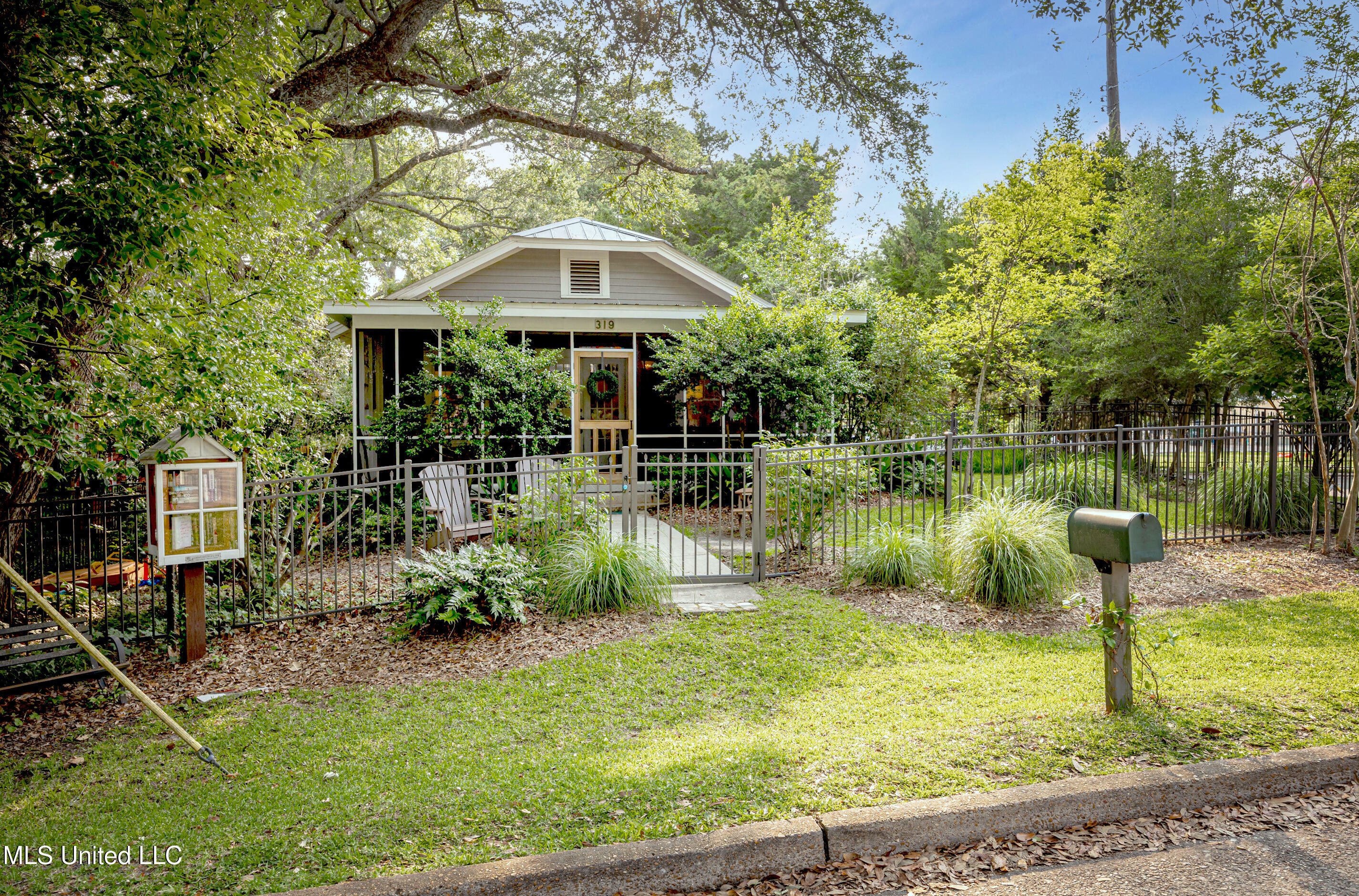Property Photo: 319 Washington Avenue MS 39564