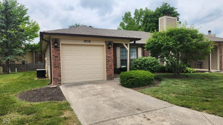 Property Photo: 1836 Queensbridge Circle IN 46219