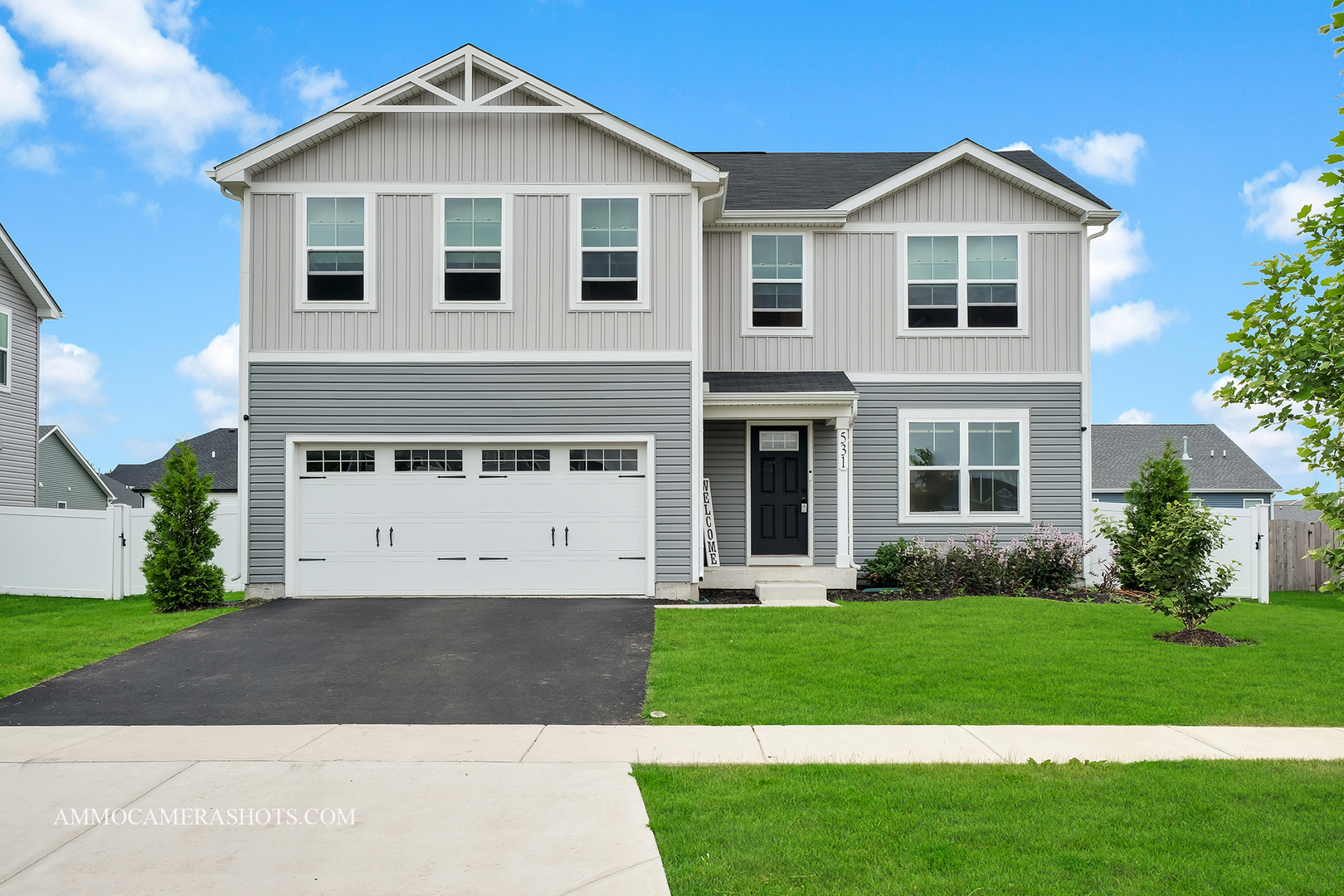 Property Photo: 531 Larkspur Lane IL 60140