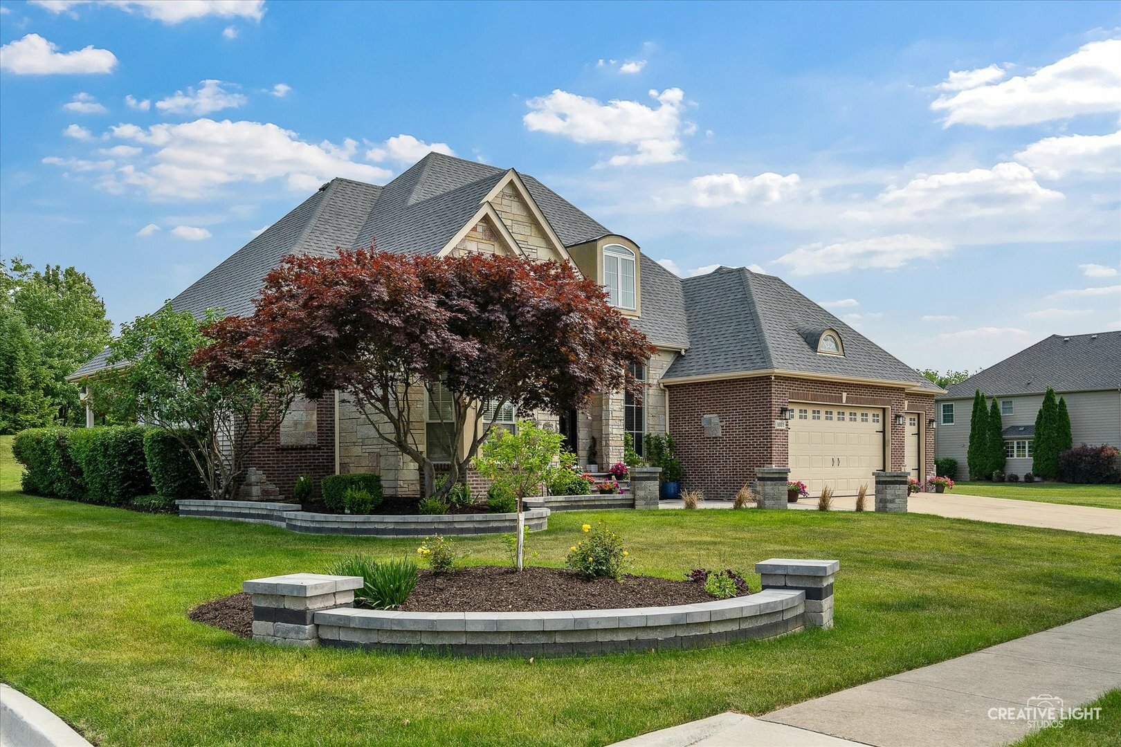 Property Photo: 800 Diamond Head Drive E IL 60404