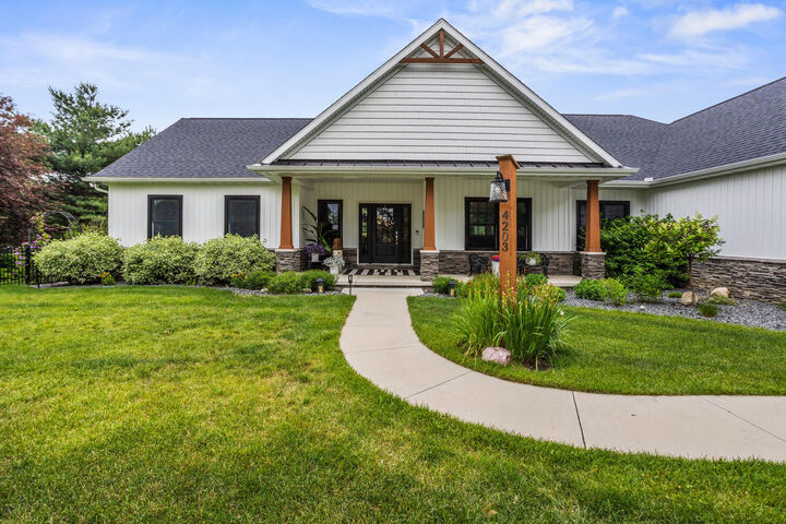 4203 Curtis Meadow Drive  Champaign IL 61822 photo