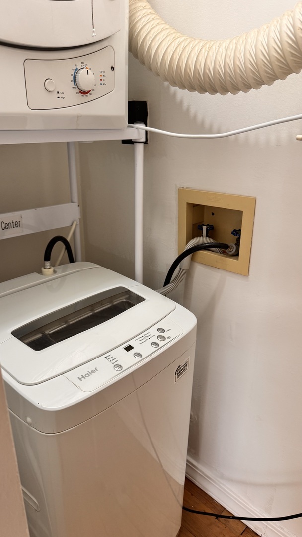 Property Photo: 2843 W Arthur Avenue 3W IL 60645