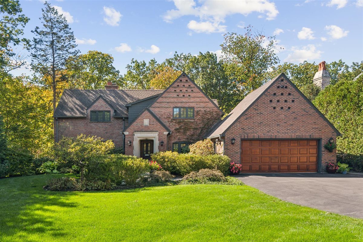 Property Photo: 350 N Deere Park Drive W IL 60035