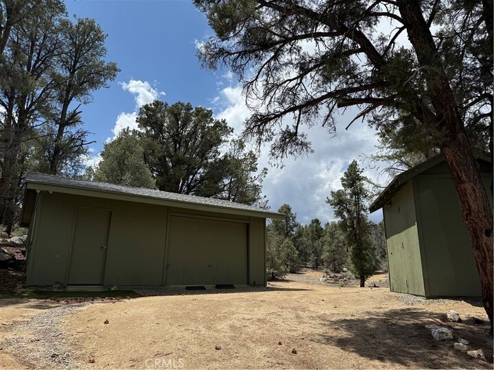 Property Photo: 98011 Maine Road CA 93527