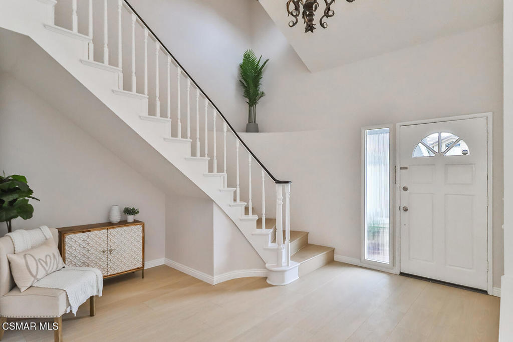 Property Photo:  29153 Oakpath Drive  CA 91301 