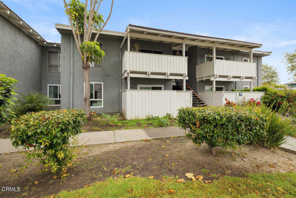 Property Photo: 1300 Saratoga Avenue 302 CA 93003