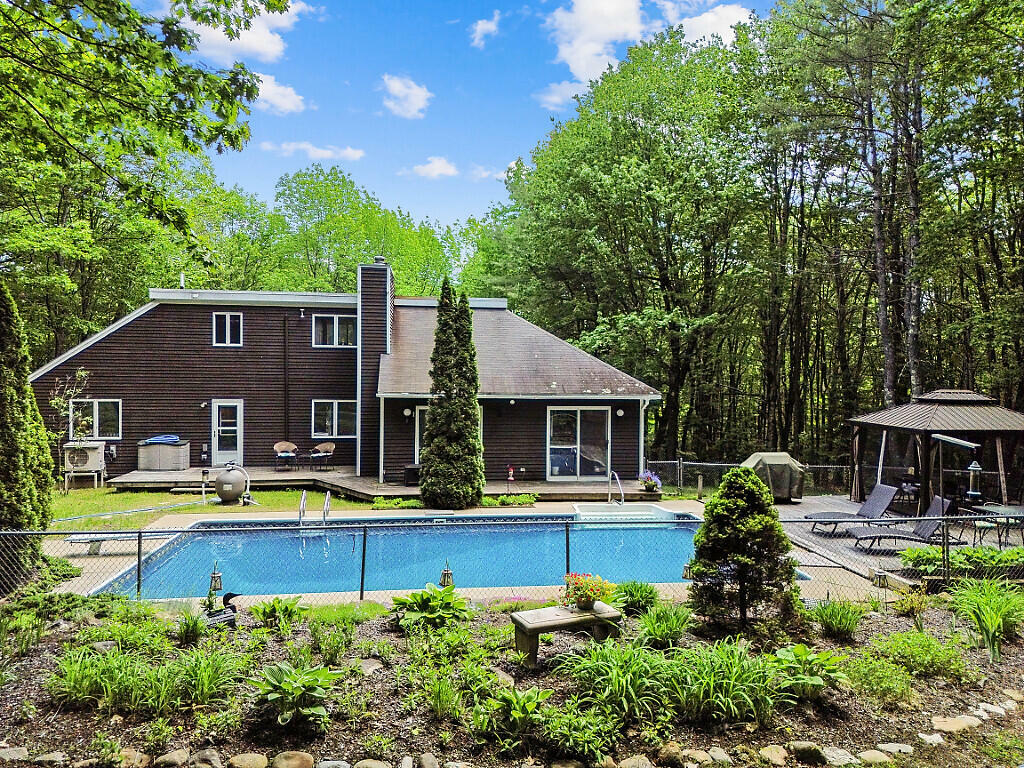 Property Photo: 363 Winthrop Center Road ME 04364
