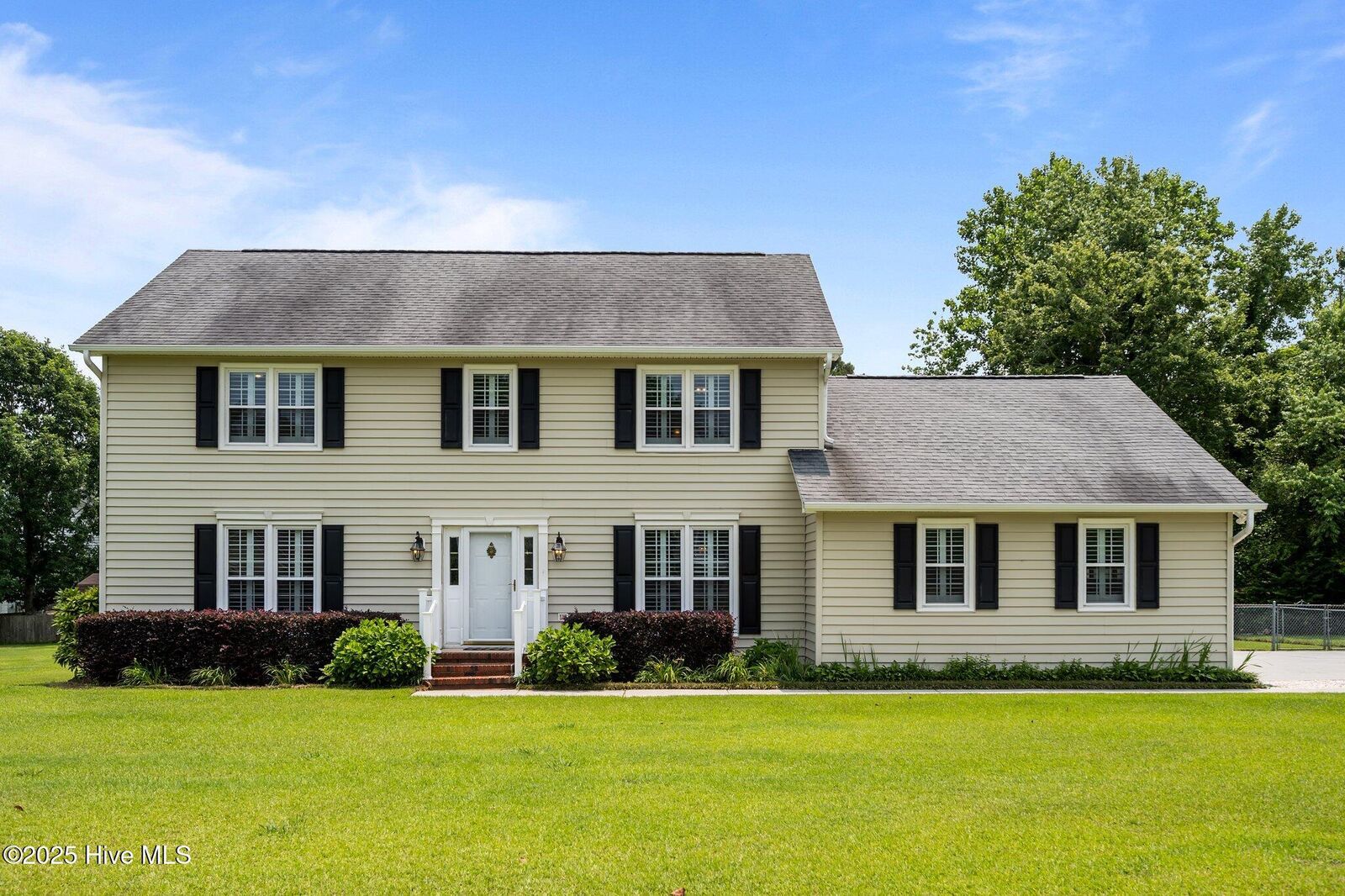 Property Photo:  1210 Madison Court  NC 28546 